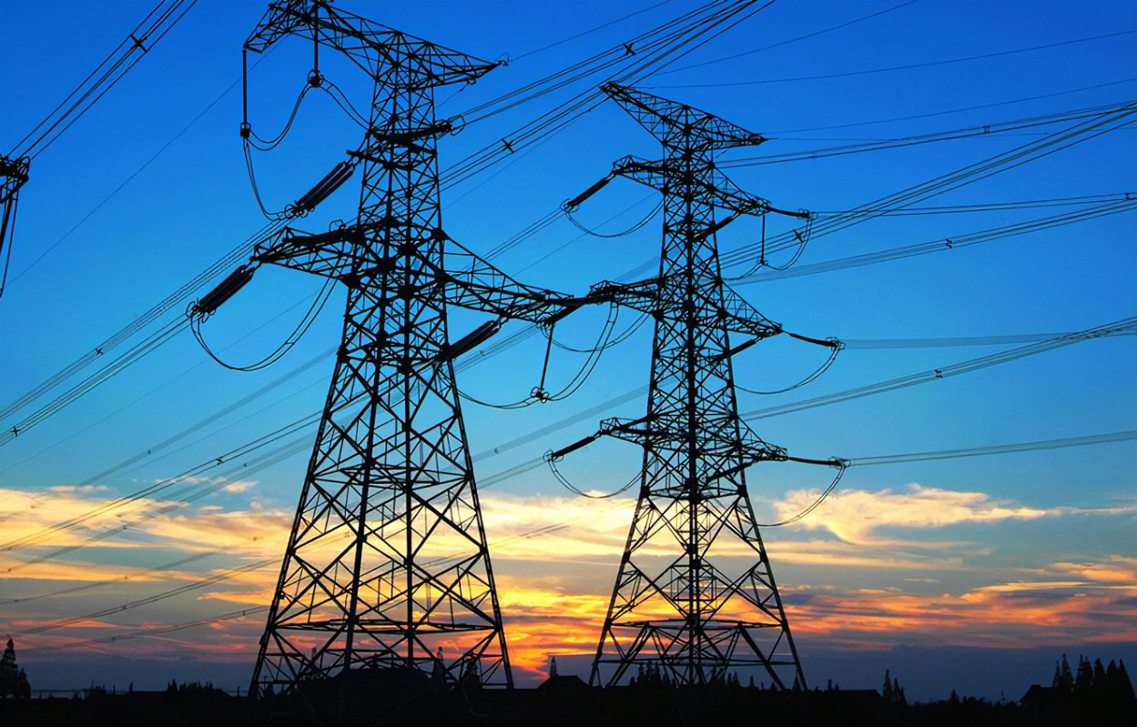 必看！兩會(huì)報(bào)告，涉及光伏新能源！